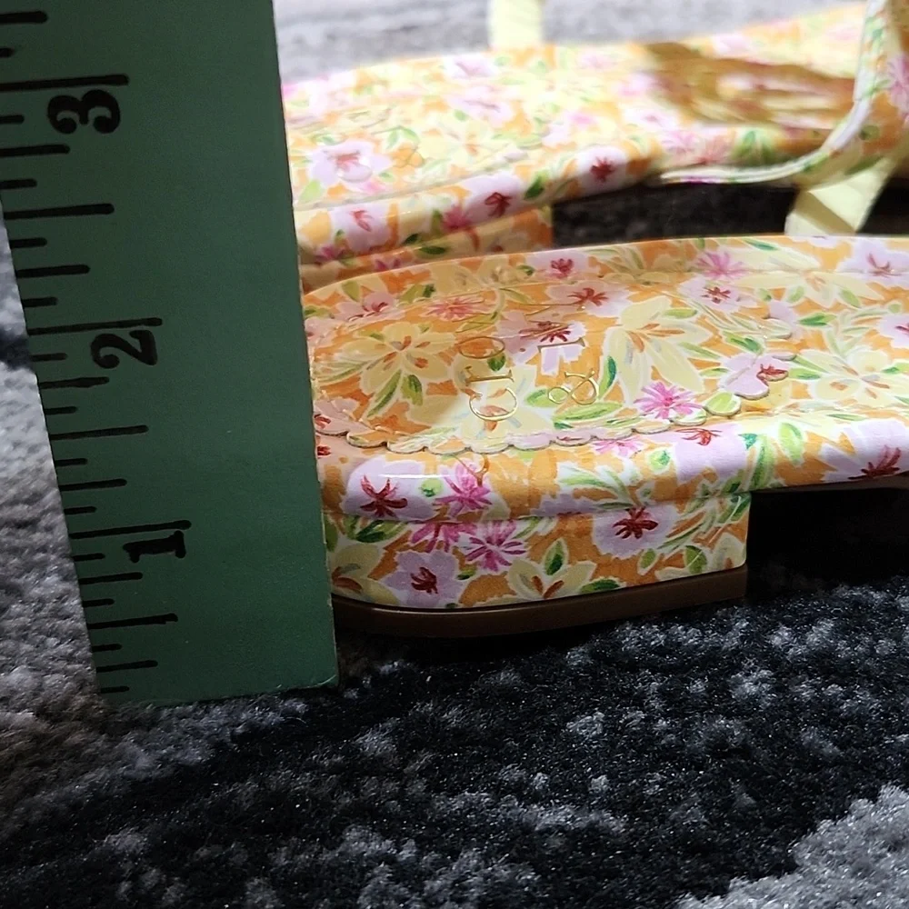 CROWN & IVY WYLIE PAINTED PETALS SLIP-ON FLORAL SANDALS SIZE 8M
